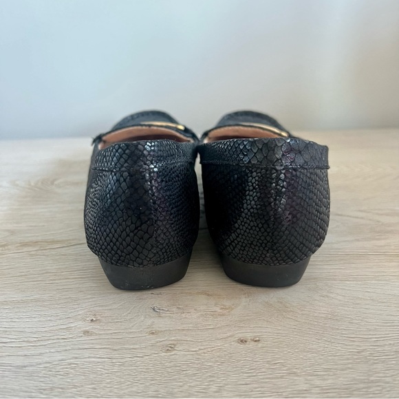 Naturalizer Gadget Black Snake
Print Loafer Shoes Women - Picture 4 of 5